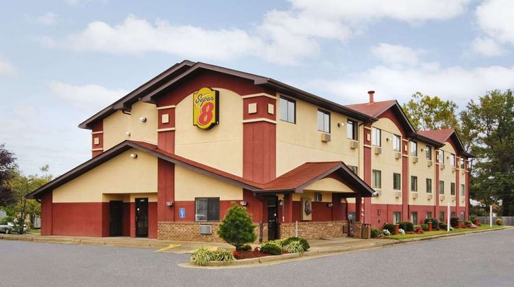 Super 8 Richmond Airport VA Exterior