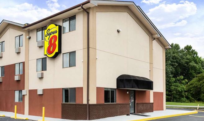 Super 8 Chester/Richmond Area Exterior