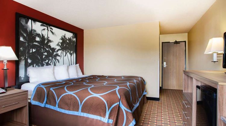 Super 8 Chester/Richmond Area Room