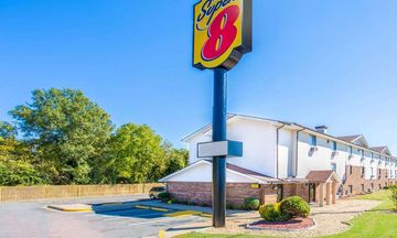 Super 8 by Wyndham/Broad Street