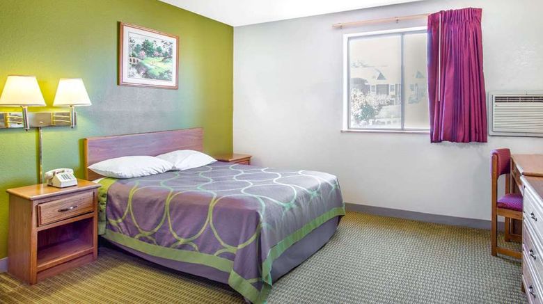 <b>Super 8 by Wyndham/Broad Street Room</b>. Images powered by <a href="https://iceportal.shijigroup.com/" title="IcePortal" target="_blank">IcePortal</a>.