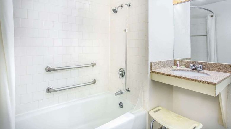 <b>Super 8 by Wyndham/Broad Street Room</b>. Images powered by <a href="https://iceportal.shijigroup.com/" title="IcePortal" target="_blank">IcePortal</a>.