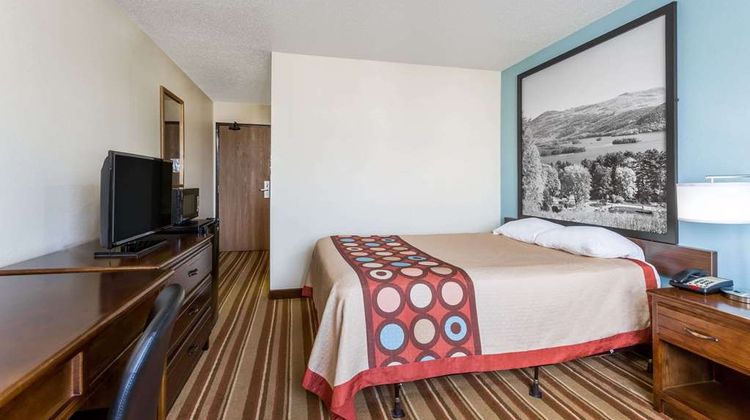 Super 8 Danville Room