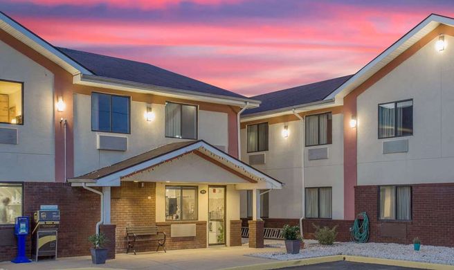 Super 8 Appomattox Exterior