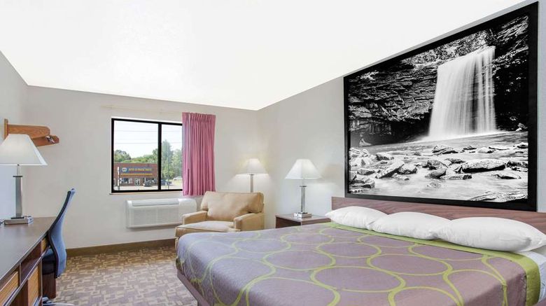 <b>Super 8 Appomattox Room</b>. Images powered by <a href="https://iceportal.shijigroup.com/" title="IcePortal" target="_blank">IcePortal</a>.