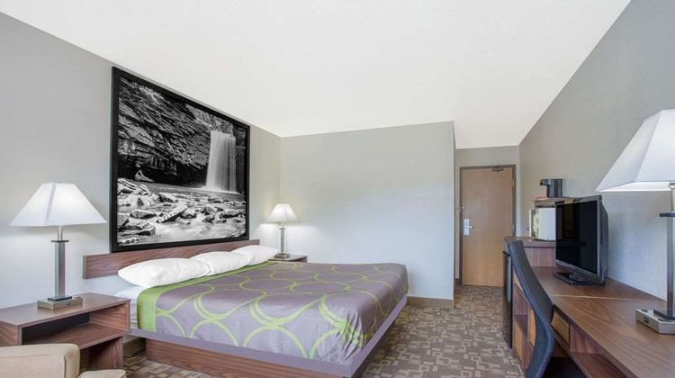Super 8 Appomattox Room