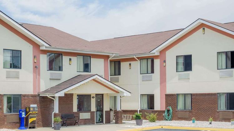 Super 8 Appomattox Exterior