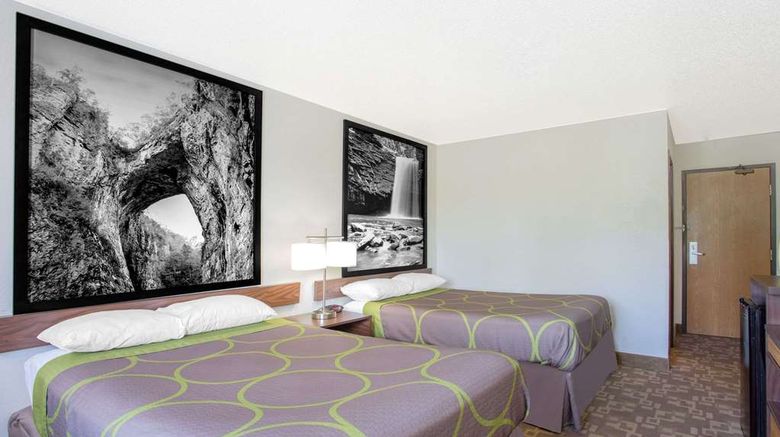<b>Super 8 Appomattox Room</b>. Images powered by <a href="https://iceportal.shijigroup.com/" title="IcePortal" target="_blank">IcePortal</a>.