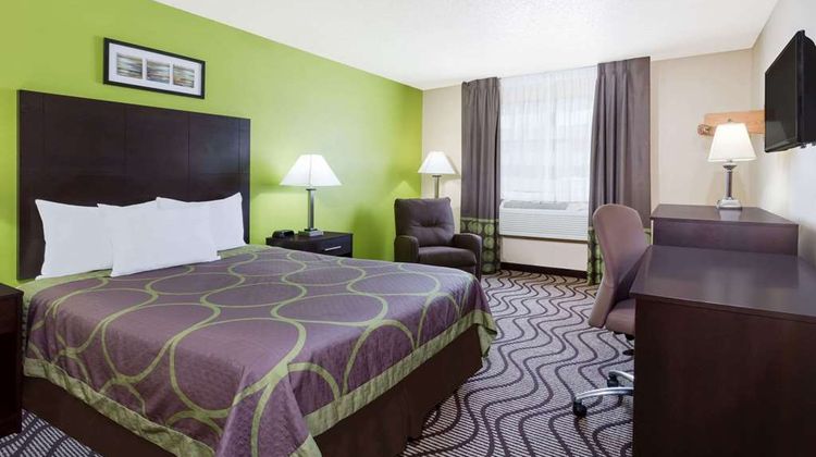 Super 8 Tappahannock Room