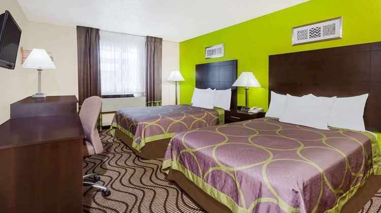 Super 8 Tappahannock Room