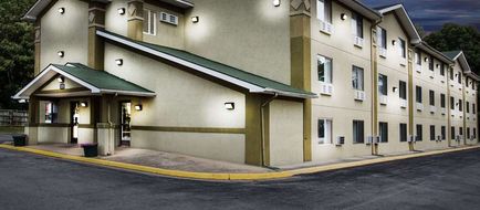 Super 8 Salem Exterior