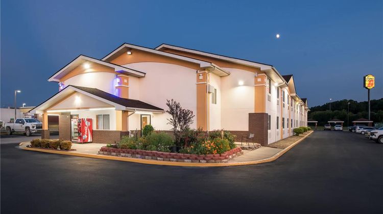 Super 8 Franklin Exterior
