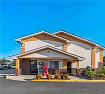 Super 8 Franklin Exterior
