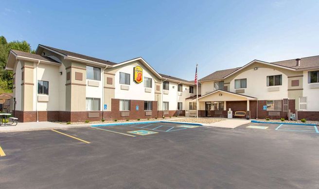 Super 8 Weston Exterior
