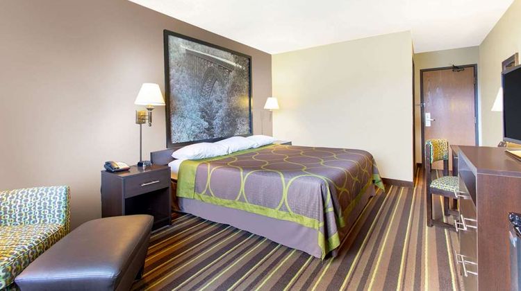 Super 8 Weston Room