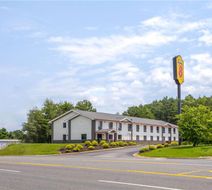 Super 8  Farmville Exterior