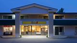 Super 8 White River Junction Exterior