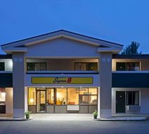 Super 8 White River Junction Exterior
