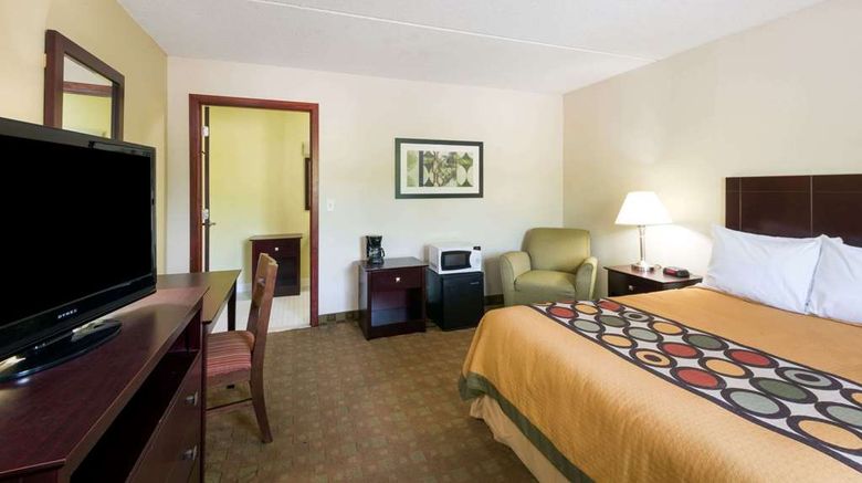 <b>Super 8 White River Junction Room</b>. Images powered by <a href="https://iceportal.shijigroup.com/" title="IcePortal" target="_blank">IcePortal</a>.