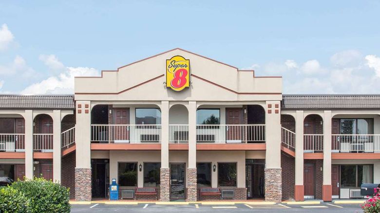 Super 8 Wytheville Exterior. Images powered by <a href="https://iceportal.shijigroup.com" target="_blank" rel="noopener">Ice Portal</a>.