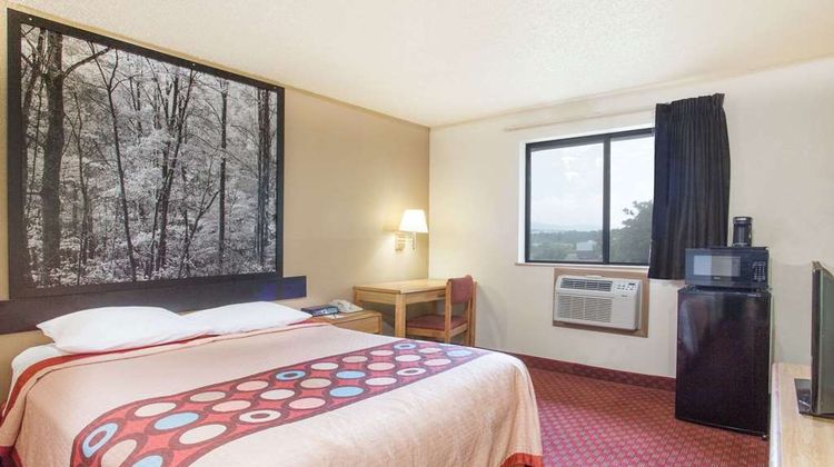 Super 8 Lexington Room