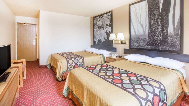 Super 8 Lexington Room