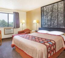 Super 8 Lexington Room