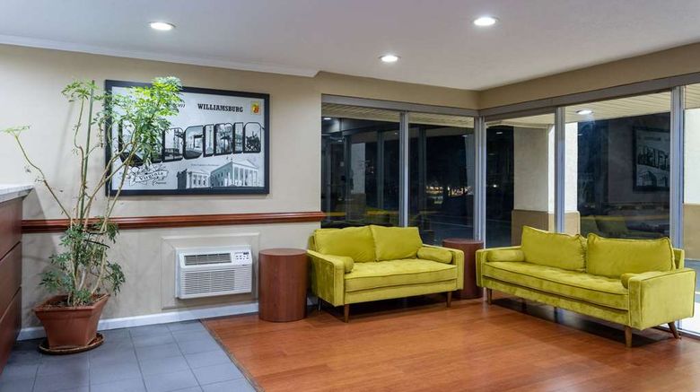<b>Super 8 Williamsburg/Historic Area Lobby</b>. Images powered by <a href="https://iceportal.shijigroup.com/" title="IcePortal" target="_blank">IcePortal</a>.