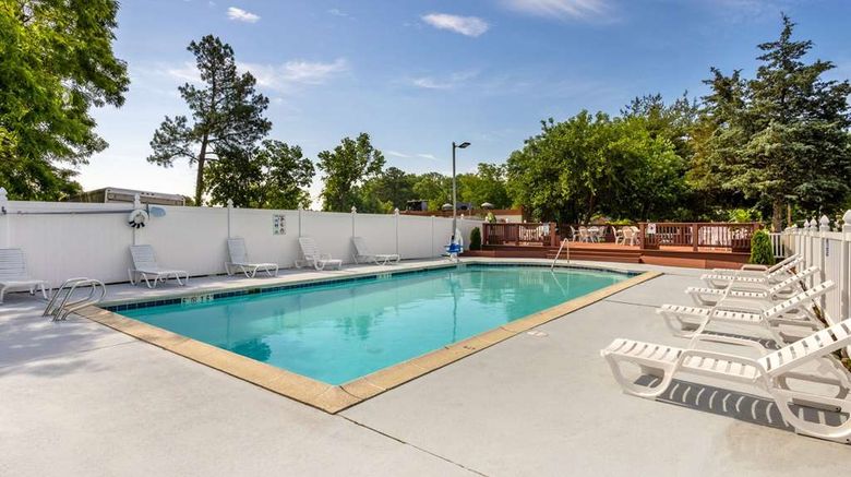 <b>Super 8 Williamsburg/Historic Area Pool</b>. Images powered by <a href="https://iceportal.shijigroup.com/" title="IcePortal" target="_blank">IcePortal</a>.