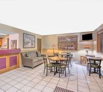 Super 8 Christiansburg/Blacksburg Area Lobby