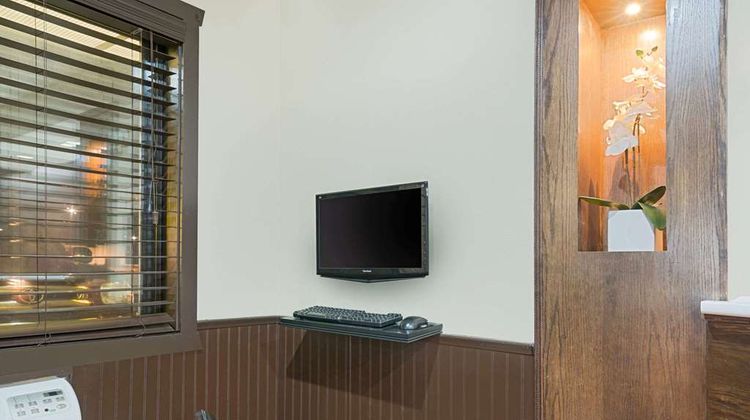 Super 8 Marshall Other