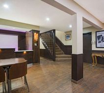 Super 8 Marshall Lobby