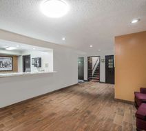 Super 8 Campbellsville Lobby