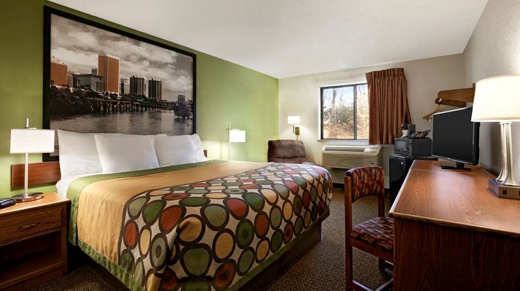 Super 8 Richmond/Chamberlayne Rd Room