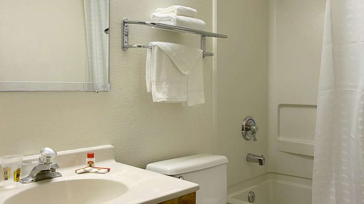 Super 8 Richmond/Chamberlayne Rd Room
