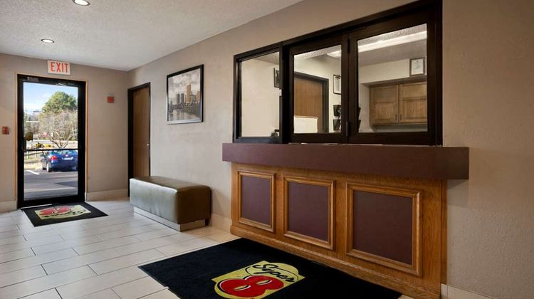 Super 8 Richmond/Chamberlayne Rd Lobby