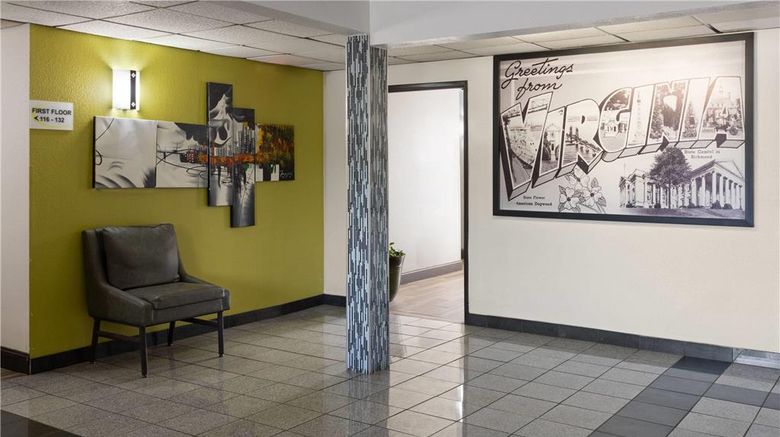 <b>Super 8 South Boston VA Lobby</b>. Images powered by <a href="https://iceportal.shijigroup.com/" title="IcePortal" target="_blank">IcePortal</a>.