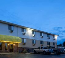 Super 8 Omaha NE Exterior