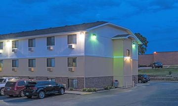 Super 8 Omaha NE