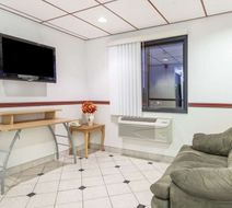 Super 8 Winchester Lobby