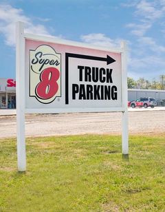 Super 8 Maysville