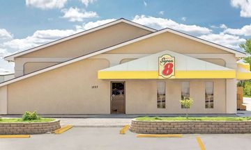 Super 8 Norfolk
