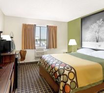 Super 8 Norfolk Room