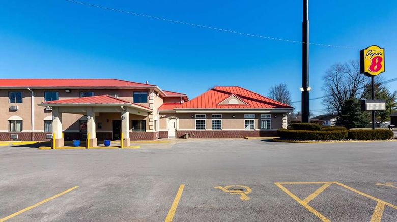 <b>Super 8 Elizabethtown Exterior</b>. Images powered by <a href="https://iceportal.shijigroup.com/" title="IcePortal" target="_blank">IcePortal</a>.