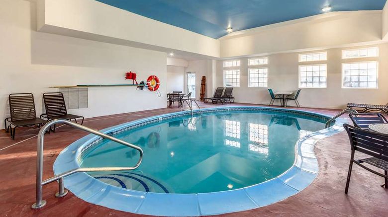 <b>Super 8 Elizabethtown Pool</b>. Images powered by <a href="https://iceportal.shijigroup.com/" title="IcePortal" target="_blank">IcePortal</a>.