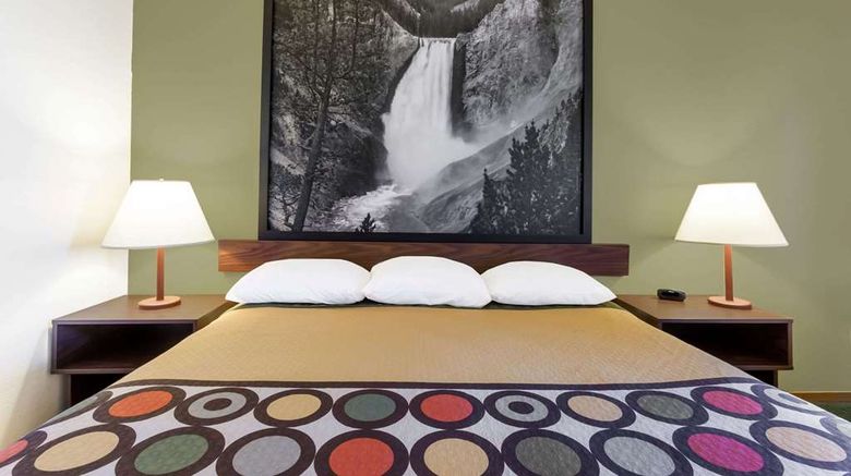 <b>Super 8 by Wyndham Livingston Room</b>. Images powered by <a href="https://iceportal.shijigroup.com/" title="IcePortal" target="_blank">IcePortal</a>.