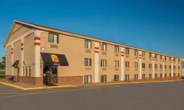 Super 8 Lincoln West
