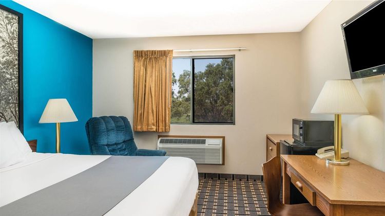 Super 8 Lincoln West Room