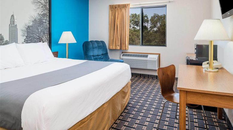 <b>Super 8 Lincoln West Room</b>. Images powered by <a href="https://iceportal.shijigroup.com/" title="IcePortal" target="_blank">IcePortal</a>.