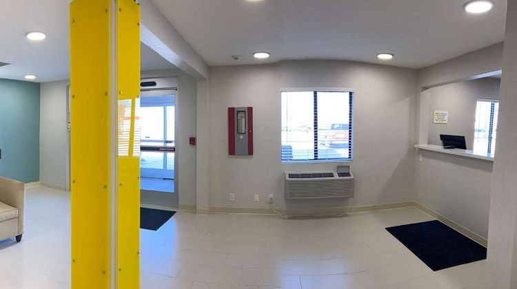 Super 8 York Lobby